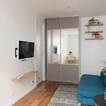 Quiet And Refurbished Nest Near Montmartre